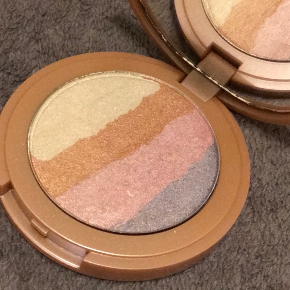 TARTE Rainbow High Performance Highlighter! - Picture 6 of 7